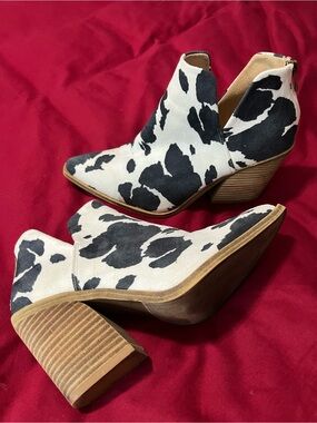 Cow Print Pointed Toe Ankle Booties - Black & White